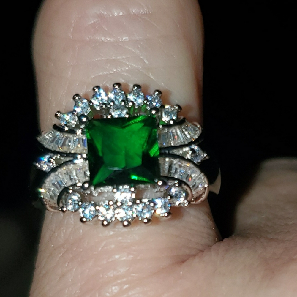 Exquisite Emerald and Sapphire Sz 8 Ring